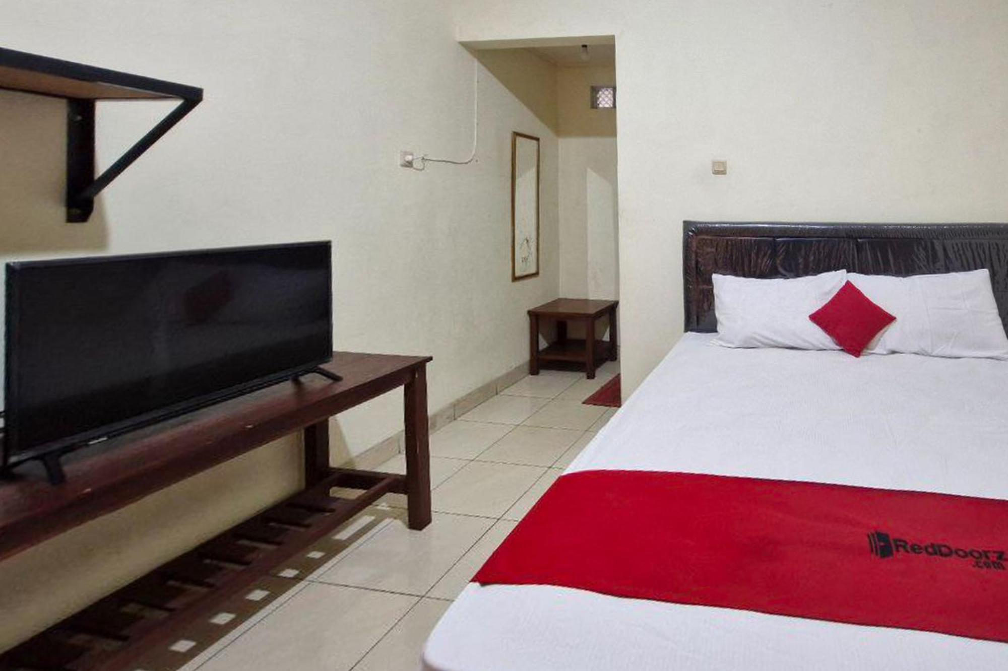 Reddoorz At Griya Kampar 2* Madiun
